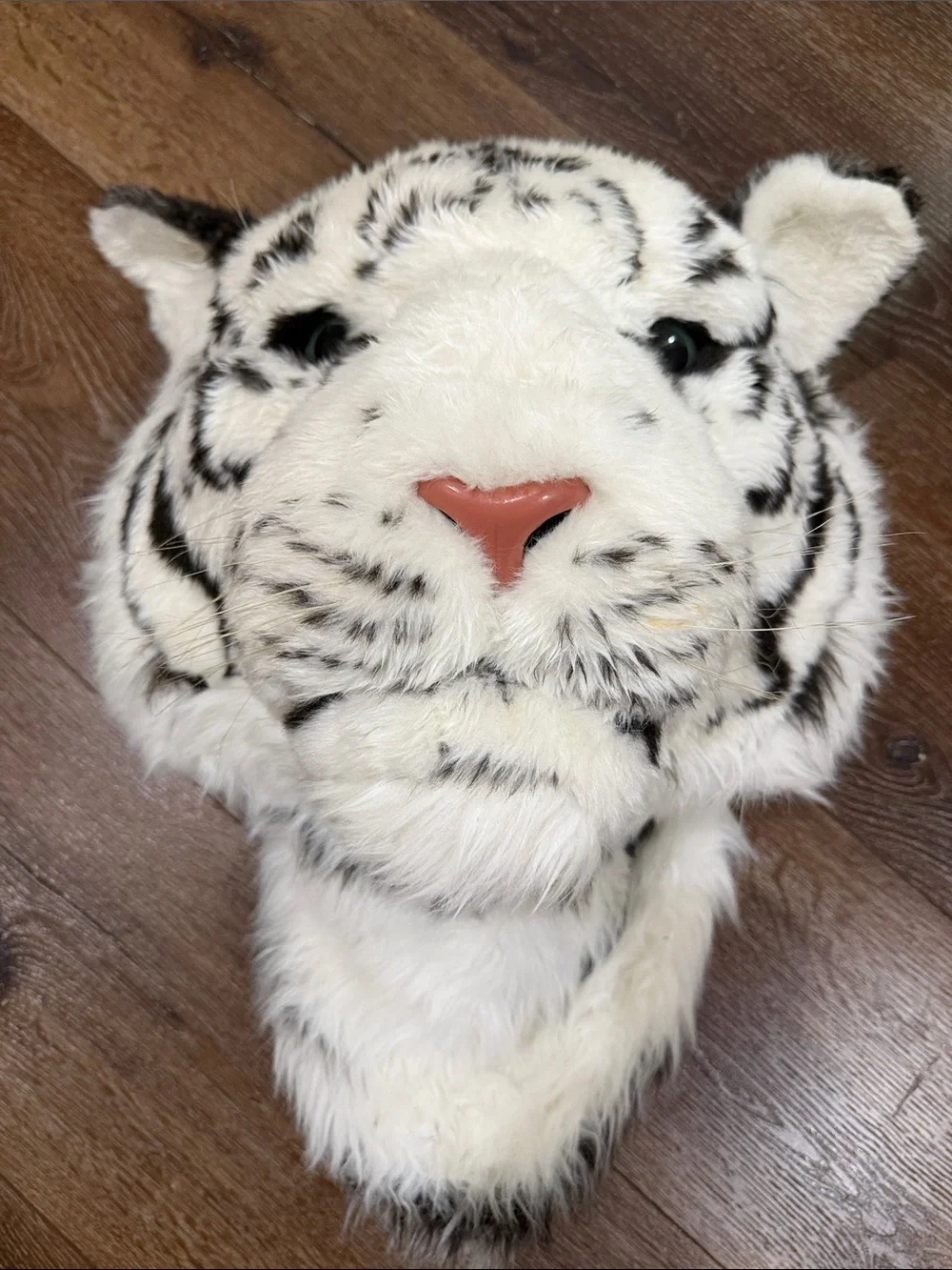 Siberian tiger head hanging wall decor white and black
